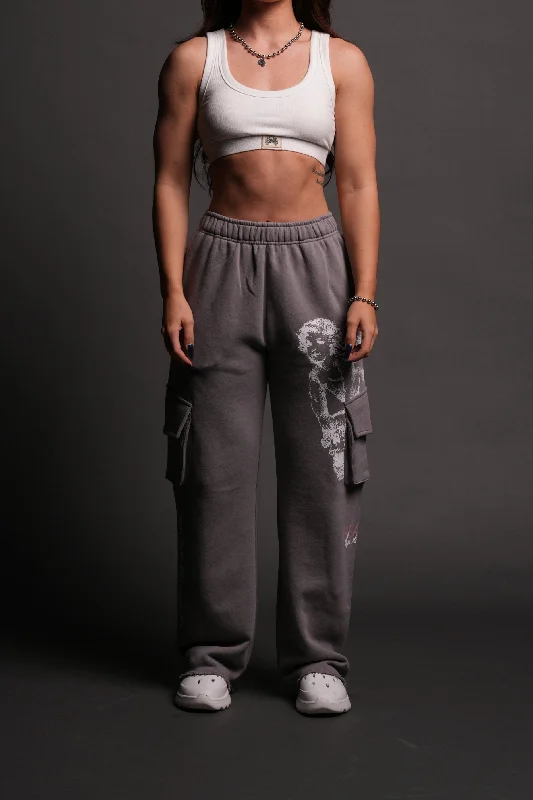 Belted women leggings for a defined waist and added styleGuardian Cherub She Big Cozy Cargo Sweats in Dove Gray