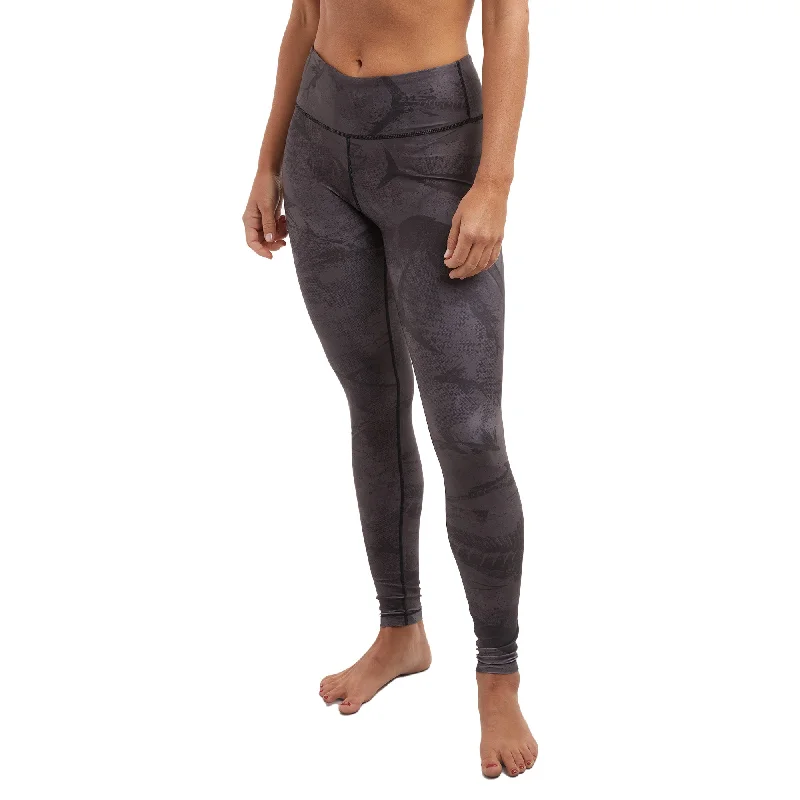 Leather - look women leggings for a bold and edgy styleWs Maui