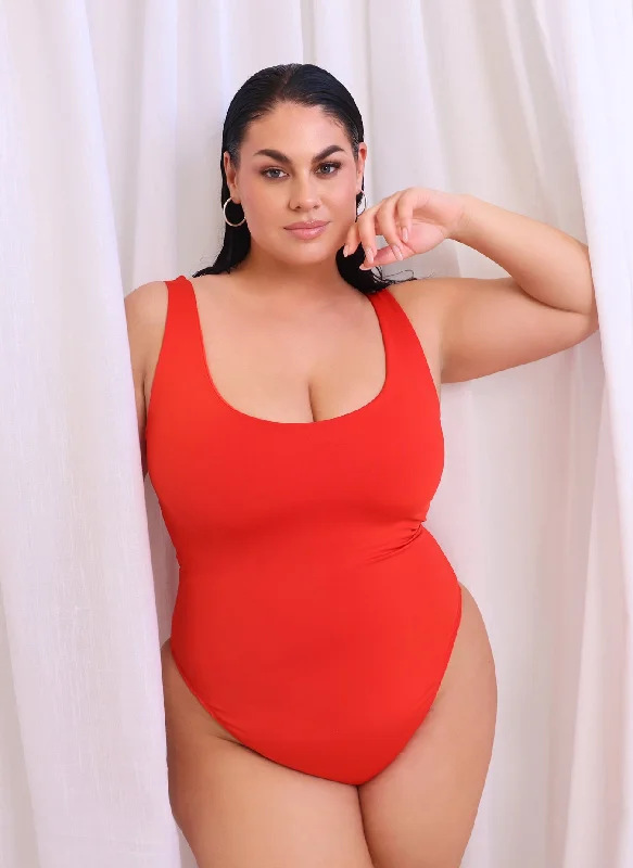 Push - up women swimwear to enhance the bust for a more confident beach lookEssential Tank Swimsuit - Red