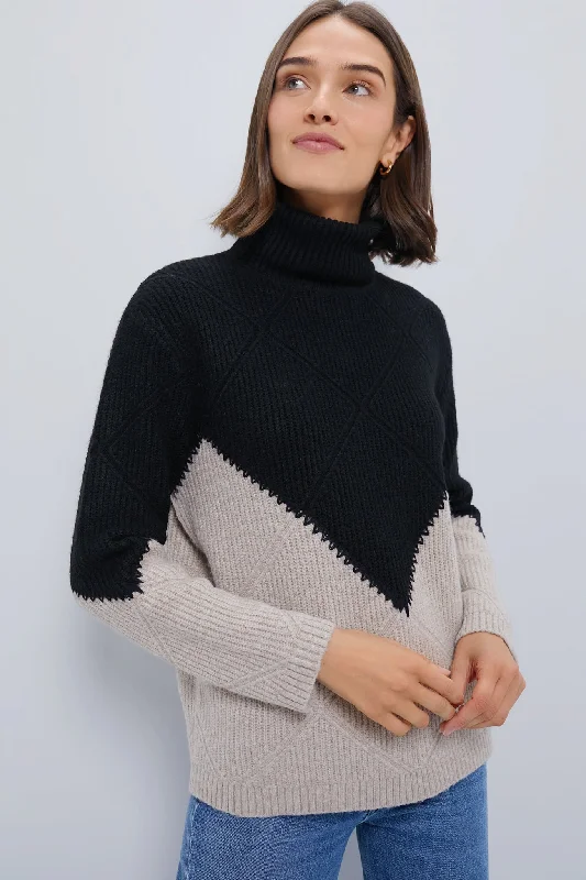 Chunky Knit Women Sweater for Winter WarmthBlack & Tan Diamond Demi Turtleneck