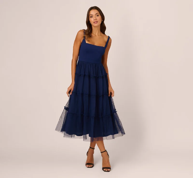 Strapless Women Dress with a Built - in Bra for Comfort and SupportSleeveless Midi Dress With Square Neck And Tiered Skirt In Navy