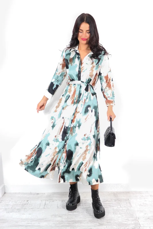 Maxi Women Dress with Floral Print for a Bohemian VibeThe Girl Is Wild - Green Blue Abstract Printed Midi Dress