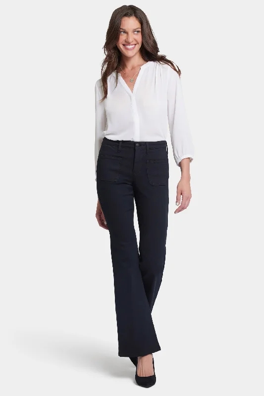 Skinny women jeans with a form - fitting designAva Flared Jeans - Huntley