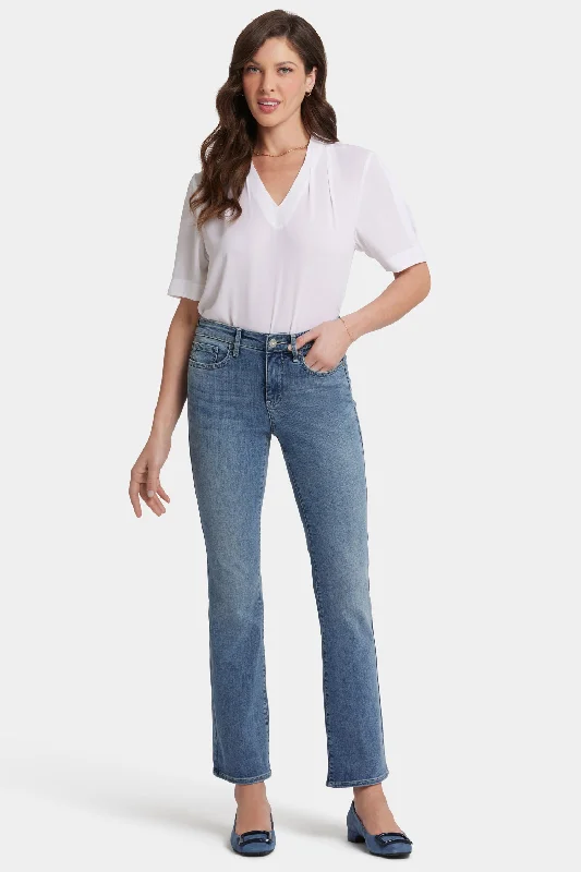 Acid - wash women jeans with a retro finishBarbara Bootcut Jeans In Petite - Heyburn Wash