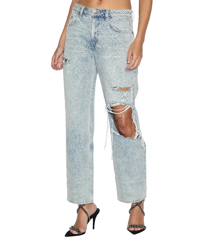 Embellished women jeans with studs or rhinestones for a glamorous touchBROOKLYN JEAN WORN THRASHED