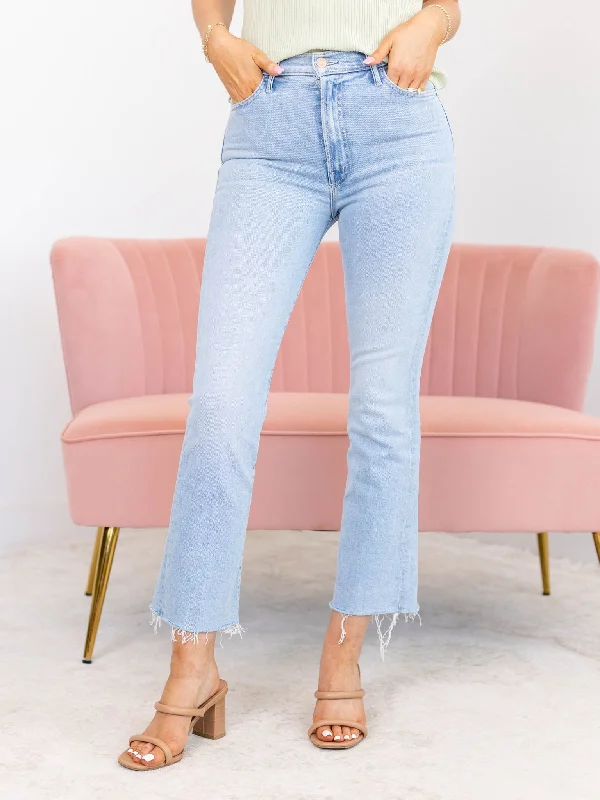 Plus - Size Denim Top for a Comfortable and Stylish FitMOTHER Lost Art The Hustler Ankle Fray