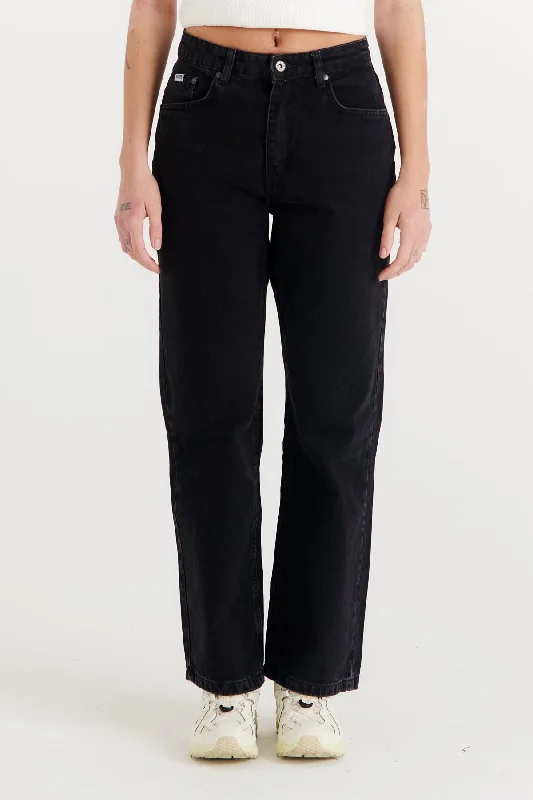 Mom jeans for a nostalgic and casual lookOrganic Dad Jean Charcoal