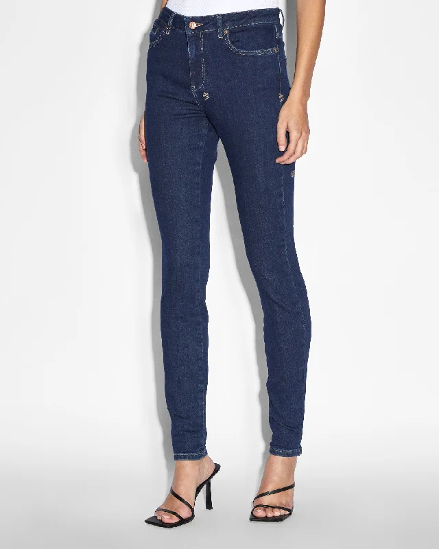 Acid - wash women jeans with a retro finishSPRAY ON XTRA LEGACY