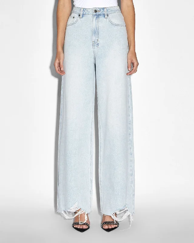 Light - wash women jeans for a fresh and summery appearanceSTRIDER DRIFT TRASHED