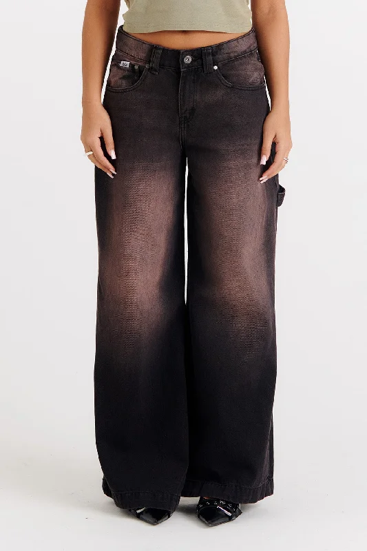 Distressed women jeans for a trendy and edgy lookSweeper Jean Brown Wash