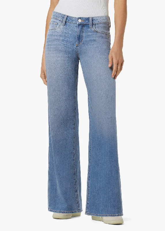 Distressed women jeans for a trendy and edgy lookTHE LOU LOU