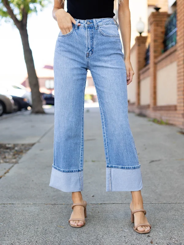 Denim Top with a Peplum Hem for a Flirty and Feminine LookVERVET Enrapture Super High Rise Baggy Straight