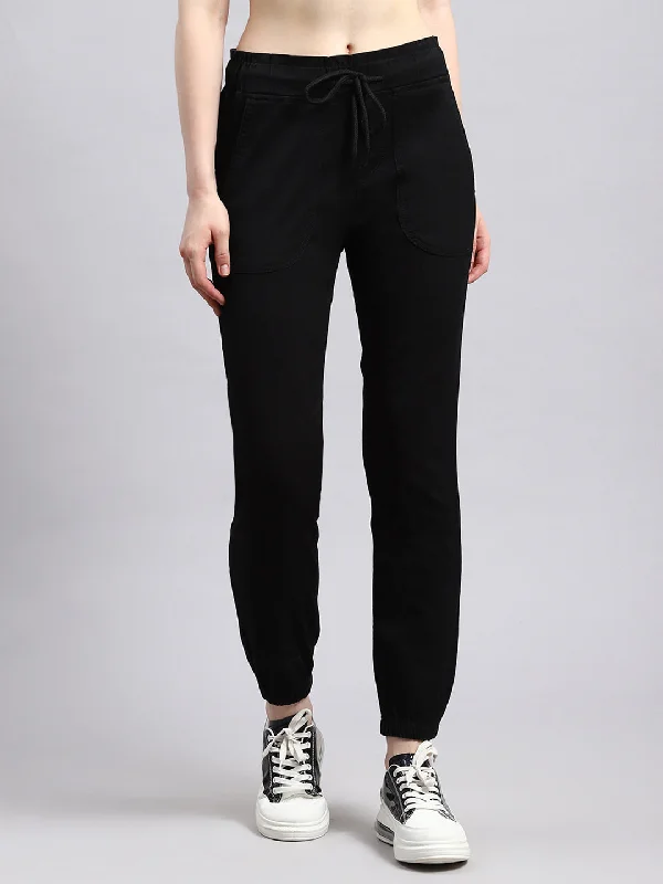 High - rise flare women jeans for a 70s - inspired lookWomen Black Slim Fit Denim