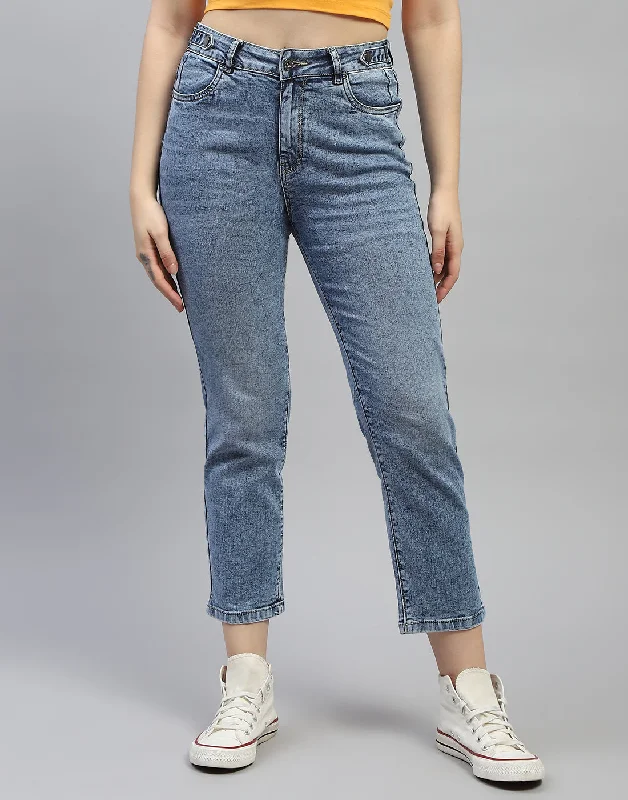 Straight - leg women jeans with a classic and timeless appealWomen Blue Solid Regular Fit Denim