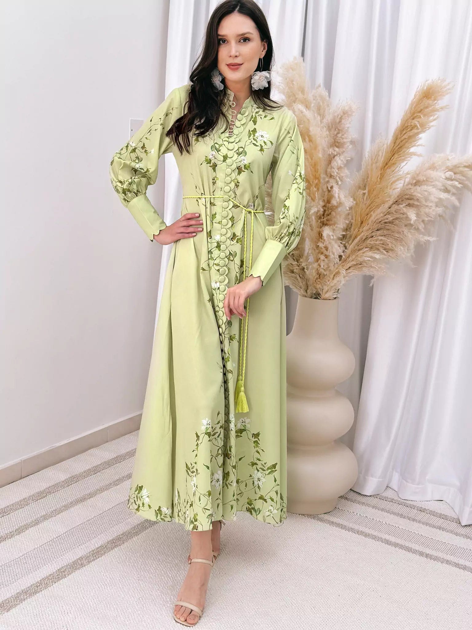 Halter Neck Women Dress to Show Off the Shoulders and NecklineFerula Pastel Green Long Dress